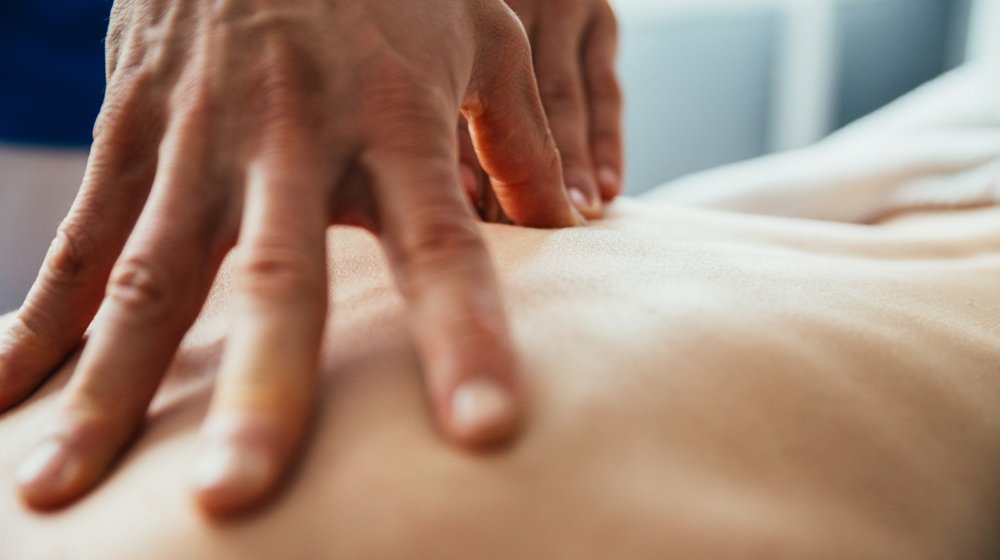 Your Qs: Osteopath versus physiotherapist?